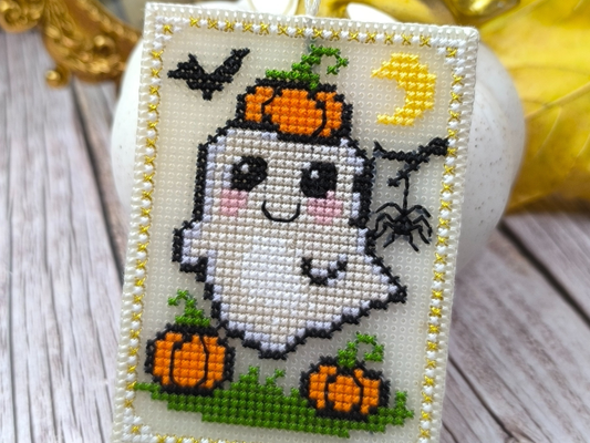 Cute ghost cross stitch pattern, beginner friendly