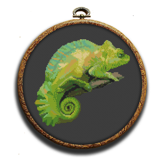 Realistic chameleon cross-stitch pattern by Happy x craft